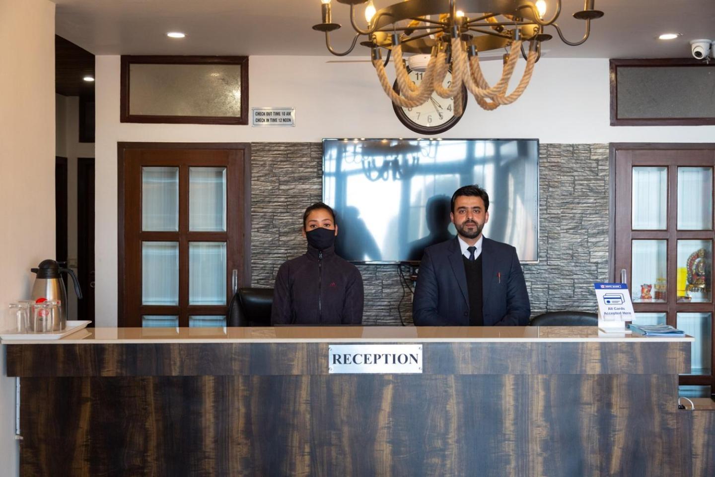 Hotel Park Royale Inn Масурі Екстер'єр фото